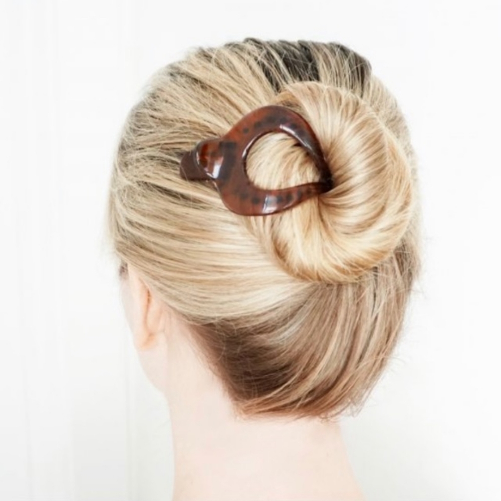 Dolphin Beak Hair Clips - Picture 2 of 3